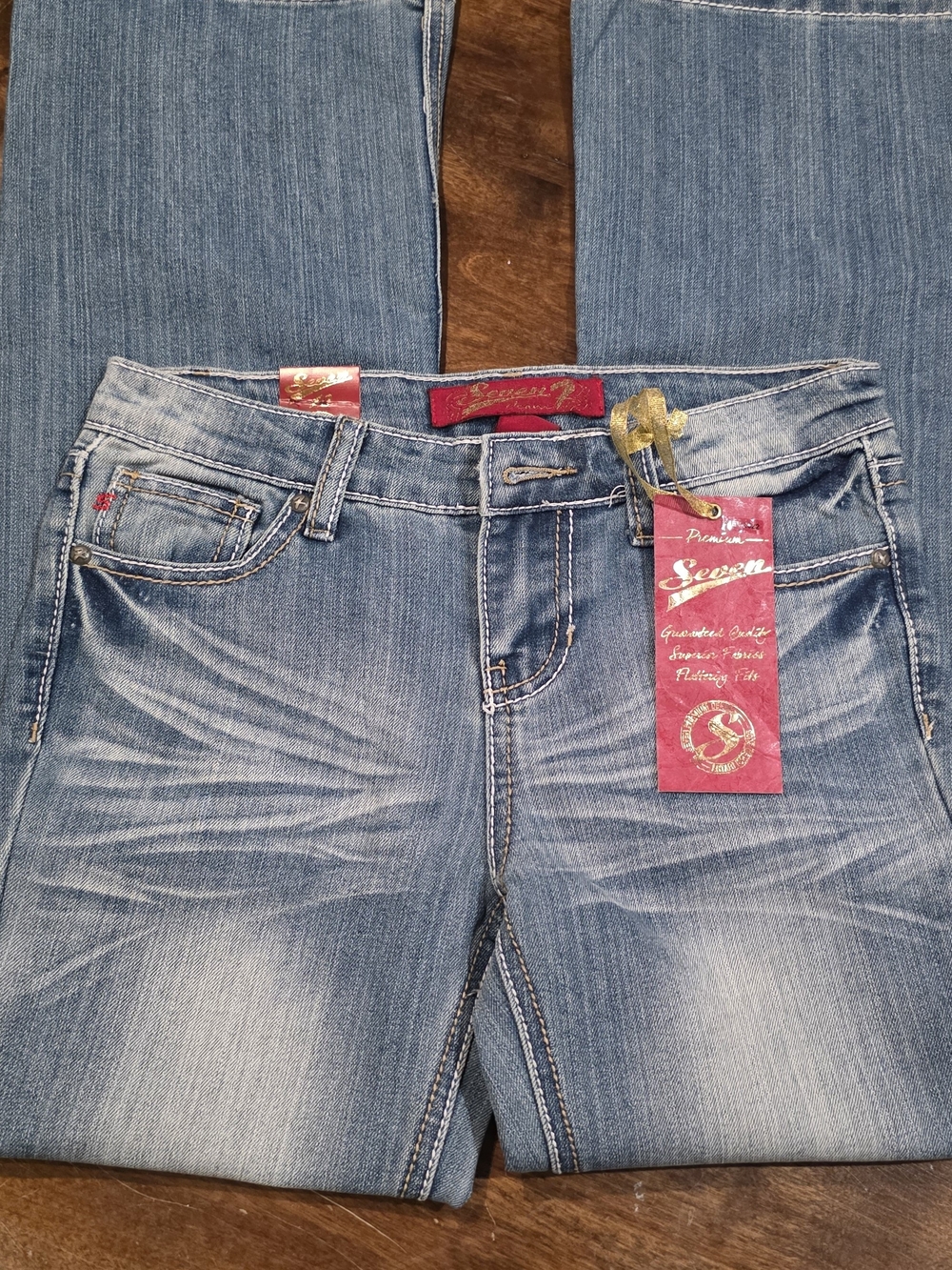 Seven7 Light Blue Women's Skinny Jeans with Faded Wash